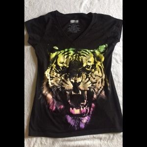 Rainbow tiger V-neck